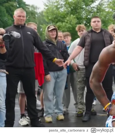 pastaallacarbonara - @TKO88: dwoch panow łapiących się za ręce? :)