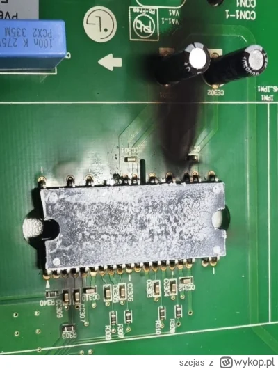 szejas - @elektryczny_mariusz: A to już po odkręceniu radiatora - scalak nazywa się S...