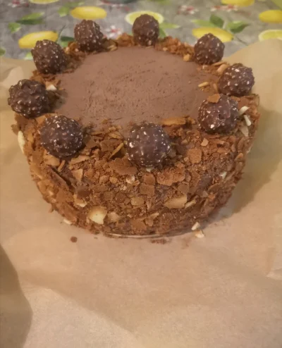 Pan_Hieronim - Przygotowałem dziś tort Ferrero Rocher z kakowym biszkoptem nasączony ...