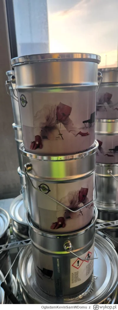 OgladamKevinSamWDomu - @stanleymorison: jakaś firma w Belgii takie opakowania robi do...