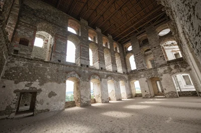 BB-33 - Krzyżtopór - kalendarz architektoniczny odzwierciedlający upływ czasu
365 oki...