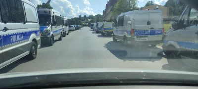 zydzpasji - @LukaszTV przecież stojo