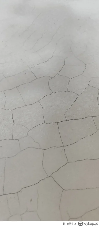 K_eM1 - Tu już widać delikatne szczeliny