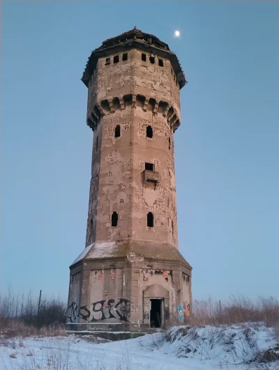 sylwke3100 - Wieża ciśnień na terenie dawnej Huty Uthemann


#slask #katowice #wiezac...
