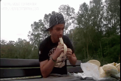 Agresywna_Szyba - podaje dane osoby która robi loda za harnasia:

Miineralna 3 Uć
Kod...