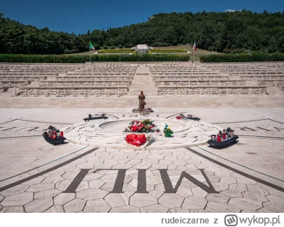 rudeiczarne - Salve Mireczki Mirabelki!

Dzisiaj zabieramy Was do niezwykłego miejsca...