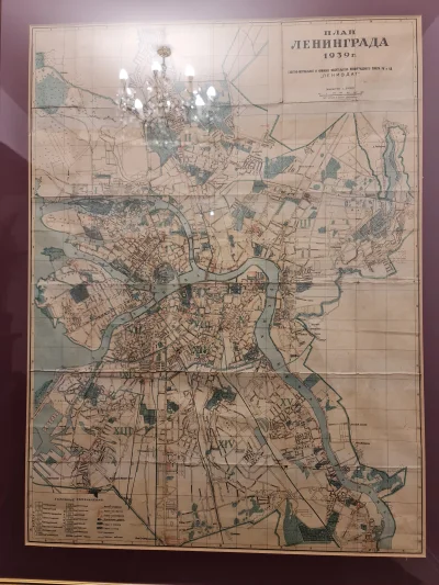 Maroe - Taką mapę znalazłem, autentyk. Mapa Leningradu z 1939 roku. 

Ciekawe znalezi...