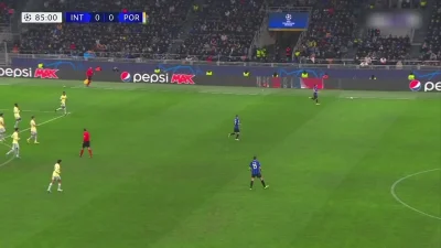 Minieri - Lukaku, Inter - Porto 1:0
Mirror
#mecz #inter #golgif #ligamistrzow