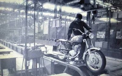 Pesa_elf - Ostatni Motocykl WSK zjeżdża z linii produkcyjnej w Świdniku

#historiajed...