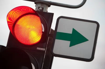 Hymenajos - Przekominowane. Każdy skręt w prawo na czerwonym powinien być warunkowy.