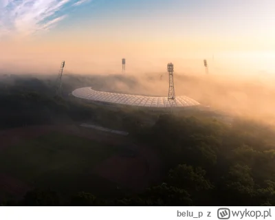 belu_p - Stadion Olimpijski we mgle o wschodzie słońca. Szukając info o obiekcie dowi...