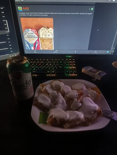 spaceshipstuffInos - Kolacyja, pierogi ruskie ze śmietaną
#przegryw