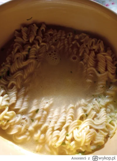Anonim5 - #przegryw zupa serowa dla chuopa #jedzzwykopem #vifon