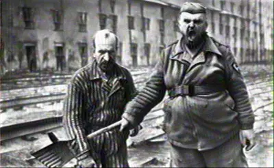 Profesor_Ptak - Rok 1938~1939 Knürshwithz,niekoloryzowane…więzień zmuszany do prac sp...