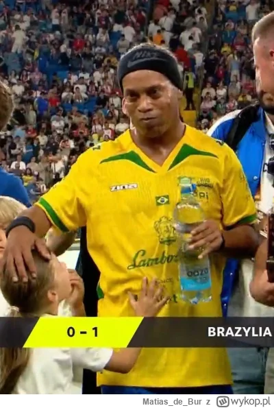 MatiasdeBur - #mecz Jeszcze niedawno pił wodę z Biedronki, dzisiaj wręcza złotą piłkę...