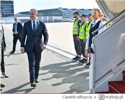 CipakKrulRzycia - #polityka #usa #polska
Witają jak jakiegoś króla