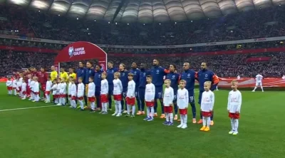 WolnyBLN - #mecz Dzieciak miał wyjść z zawodnikami a Ci go zostawili XD