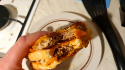 kataklysm - #gotujzwykopem

Tostowy podwójny cheeseburger może plusa?