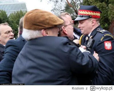 Koziom - @JAuStURYErSE: Najlepsze jest to, że najczęściej tego hasztagu używają pisow...