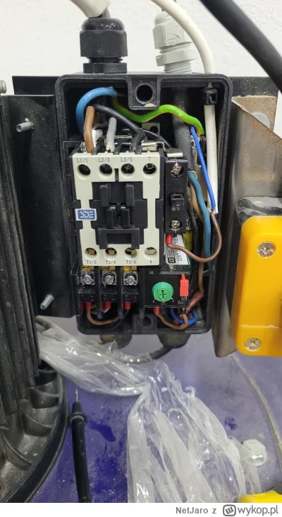 NetJaro - #elektryka #elektronika

Cześć!

Możecie mi pomóż jak podłączyć taki styczn...