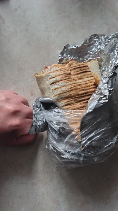 miloscsmiercirobotydrogowe - @lazysoul pięść dla skali