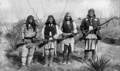 tojestmultikonto - @mleko3-2procent: Geronimo (po prawej) i jego wojownicy