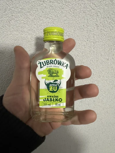 luxkms78 - #pijzwykopem #zubrowka #jablko