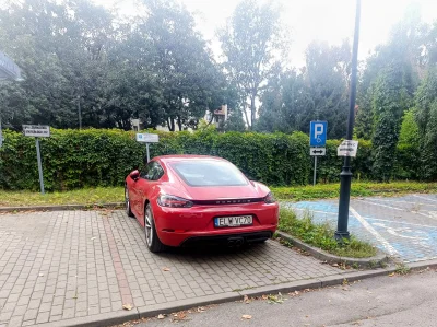 NauczonyRoboty - #biednilekarze

#lekarz #lekarze #lekarski #medycyna