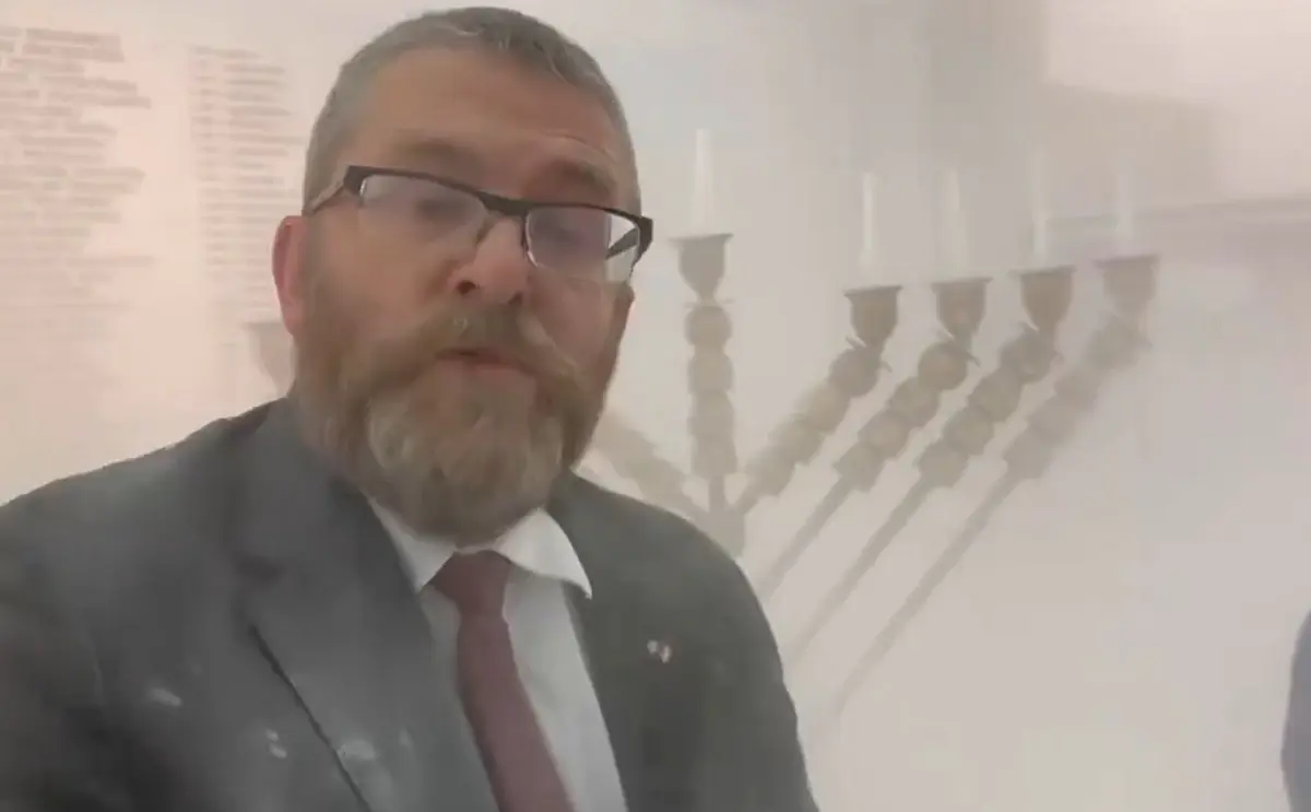 alverini - @reksio10: gasimy, bo piecze fana seby XD