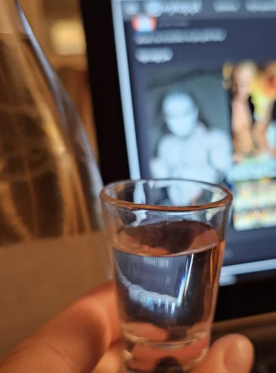 remlezar - #przegryw #pijzwykopem

Widzicie, takie niedobre, a huop musi. Wasze zdrow...