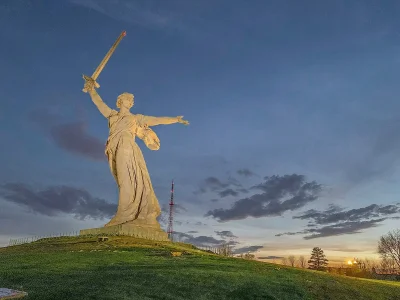 Loskamilos1 - Matka ojczyzna wzywa, taką nazwę otrzymała statua w Wołgogradzie(dawny ...