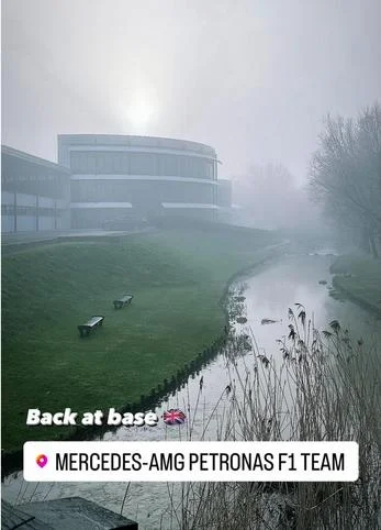 koralowiecc - ciekawy kontrast sytuacyjny wyświetlił mi się dziś na insta story. 
Lan...