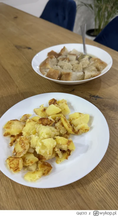 Qql3l3 - Wodzionka i bratkartofle (｡◕‿‿◕｡)
Nic nie może się zmarnować. Czerstwy chleb...