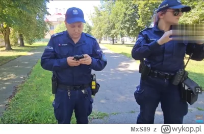 M.....9 - -Mamo, mamo chce obejrzeć "Policjanci z Miami"
-Mamy policjantów w domu!

m...