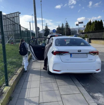sildenafil - Polscy kierowcy gdy ktoś zaparkuje na chodniku na minutę: przecież piesz...