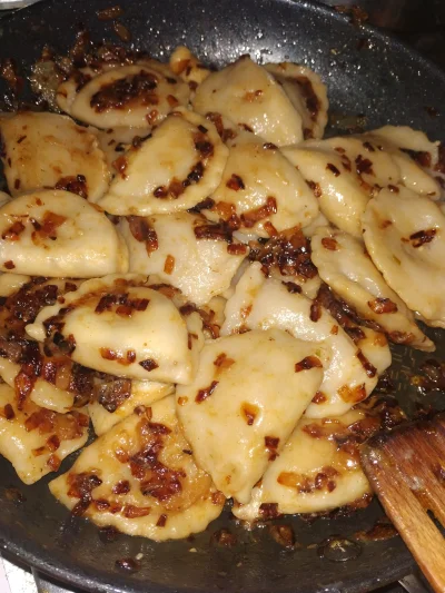 noipmezc - Dziś na kolację pierogi z przepisu mojego starego
1. Kupić gotowe
2. Rozgo...