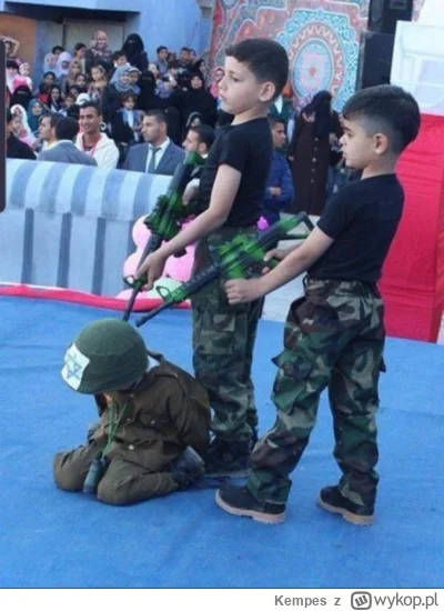 Kempes - Ciekawe, jaki kacyk Hamasu otaczał się dziećmi, żeby uniknąć ataku na siebie...