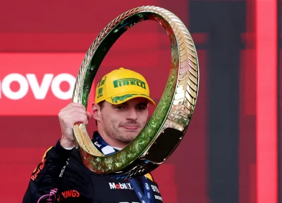 Sztu3ka - Ciekawe co Max Verstappen robi pewnie ogrywa jakas gierke jak ja go kocham ...
