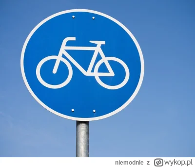 niemodnie - Mamy ścieżkę rowerową która łączy dwie miejscowości przez las. Obok niej ...