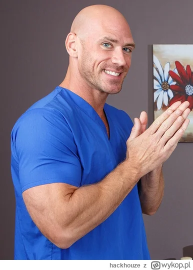 hackhouze - @LM317K: Strach pomyśleć jakie tajemnice skrywa ten łysybowler.