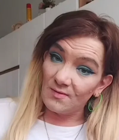 Goblin_Goon - To jest ta cala @CzikaKiri? 

#kononowicz