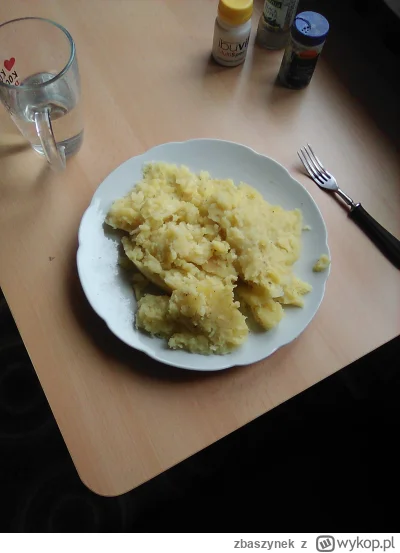 z.....k - Nie wiem czy ktoś wrzucał, odszedł niedawno, ale był jeszcze pan od obrzydl...