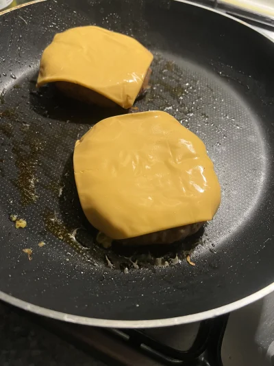 klaudia-hadalala - @Dogecoin: robię se burgerka