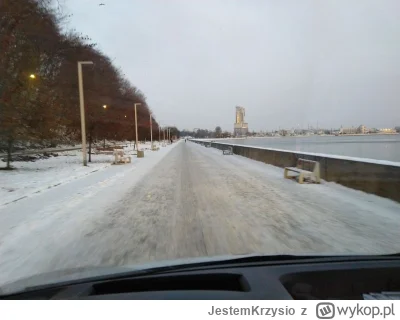 JestemKrzysio - Samochodem po bulwarze, no kto to słyszał... ;)

#gdynia #pracbaza