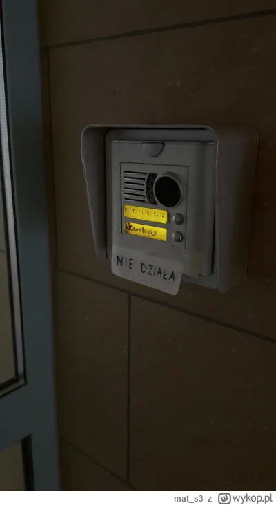 mat_s3 - Szpital we Wrocławiu.
Drzwi zamknięte „ze względów bezpieczeństwa”.
Wejście ...