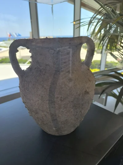 IMPERIUMROMANUM - Zachowana punicka amfora

Zachowana punicka amfora, która wydobyta ...