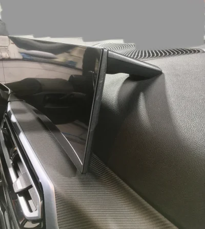 Polozna504 - @zackson: w bmw też się za bardzo nie wysilają i robią tablety na wsporn...