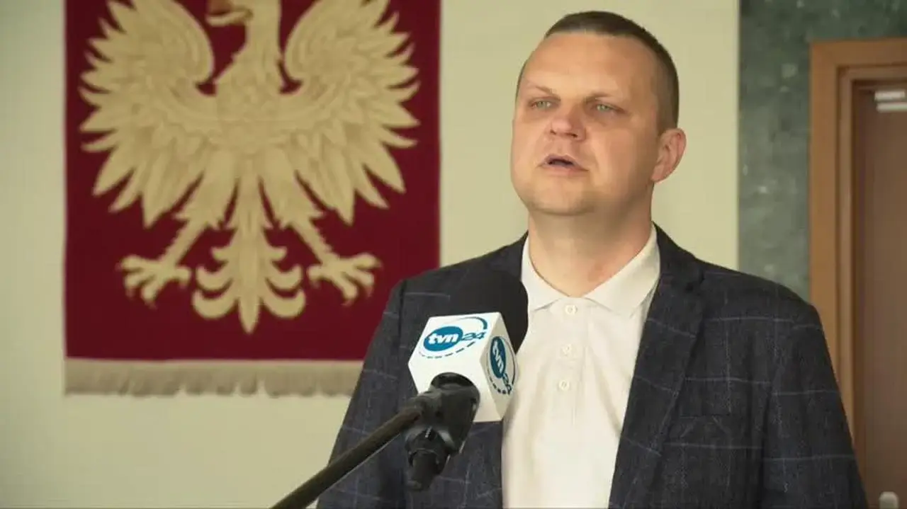 piSSowiec39 - Śpisz Pan czy co ?! puszczaj w lajta decyzje! Arbeit Arbeit!! #kononowi...