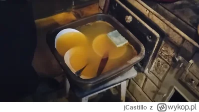 jCastillo - Szanowne Państwo, kochani moi!
Oto miska jest. Miska na naczynia. Woda ja...