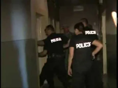 Testoviron257 - @Capital__D: przecież to oni napadli z bronią i nie chronili ciebie t...